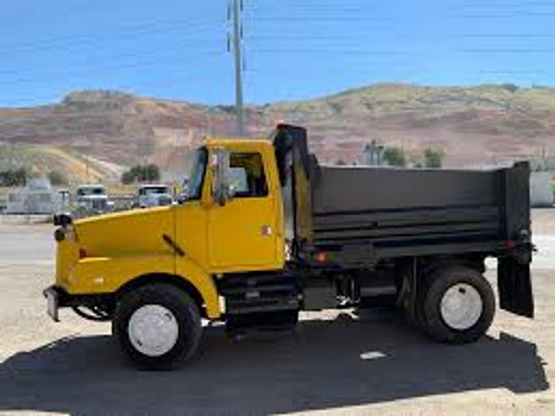 Bobtail truck