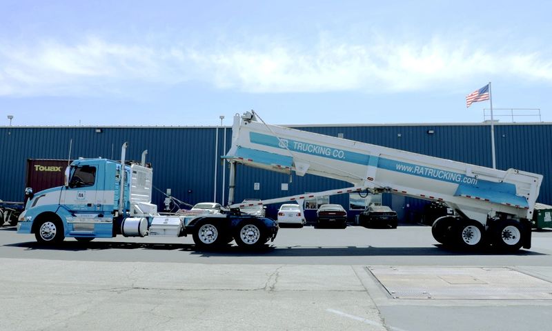 End dump truck